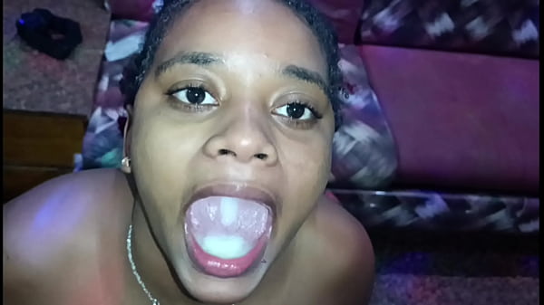 Feza morena gostosa beber_o leite_todinho