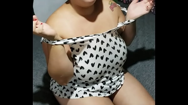 Play MP4 - Entro a la habitacion de mi prima para que me de una mamada y le acabo en la cara POV