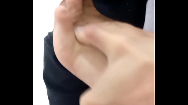 Macho lambendo o pr&oacute_prio p&eacute_ gay