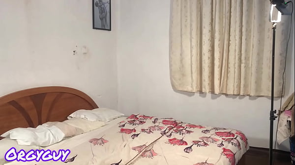 Nonton Couple Invites Goes Wrong thumbnail