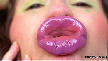 Nonton Naughty Chick Lip Pouting Lipsihaa 4 thumbnail