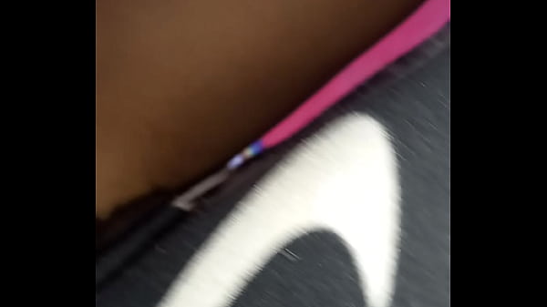 Vizinha puta fudendo com meninos bandidos quem comanda por que ele deve 