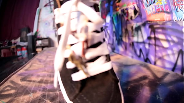 Nonton Giantess Foot Worship thumbnail