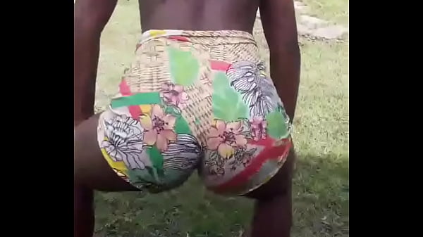 Casada de santo estevao bahia se exibindo na piscina