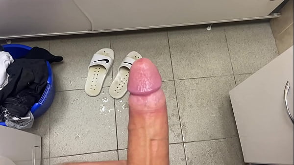 Неверная мачеха с большими сиськами трахается с пасынком