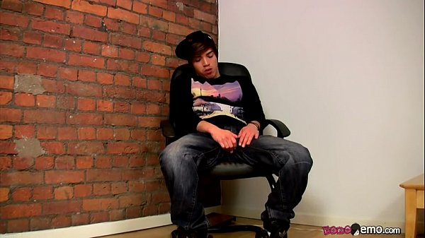 Play MP4 - Gorgeous Emo Dick Stroked