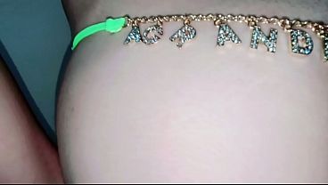 mexicana sexy se quita toda la ropa y muestra sus pies y su vagina y su culo gordo ante la camara