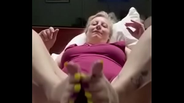 Play MP4 - The Goddess herself makes my bbc explode on her sexy feet