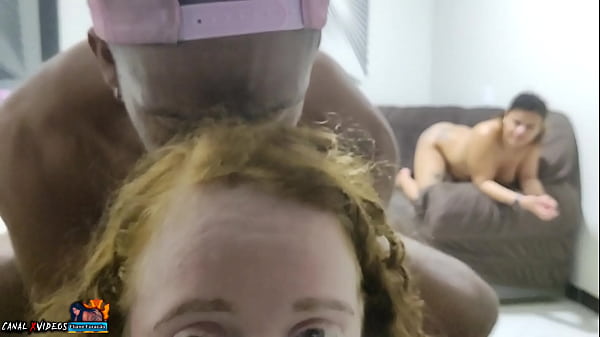 Play MP4 - DUAS NOVINHAS SENTANDO NO NEG&Atilde;O ROLUDO - COMPLETO NO RED - MARCIO BAIANO OFFICIAL E LORRANY EXOTICA