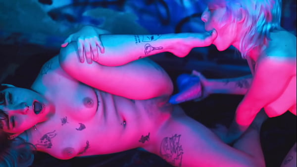 Nonton Tiny Foot Sluts thumbnail