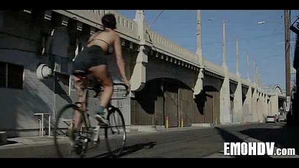 Nonton Hot Emo Pussy 250 thumbnail