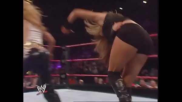 Mickie James_faces Maria while dressed as Trish Stratus Raw 2006