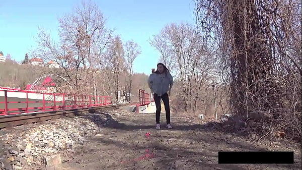 Nonton Pee Next To The Railway Line thumbnail