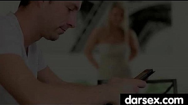 Nonton Babe&rsquo;s Expert Tongue Goes Up And Down On A Cock 26 thumbnail