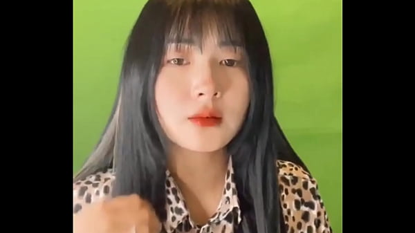 Nonton Xin Ch&agrave;o C&aacute;c Bạn đến Với K&ecirc;nh Của Quỳnh Nh&eacute; thumbnail