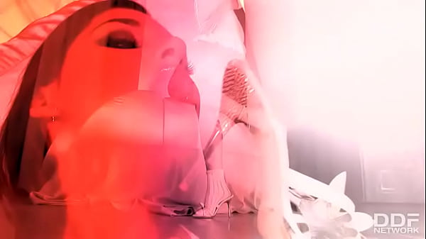 Surrender to Her Milf's Irresistible Foot Temptations!