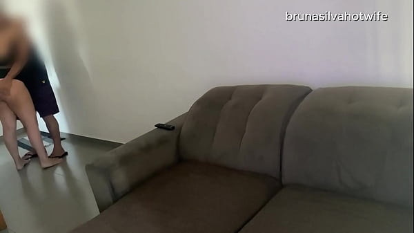 Play MP4 - Mulher casada &eacute; enrabada enquanto marido est&aacute; trabalhando - Bruna Silva Hotwife