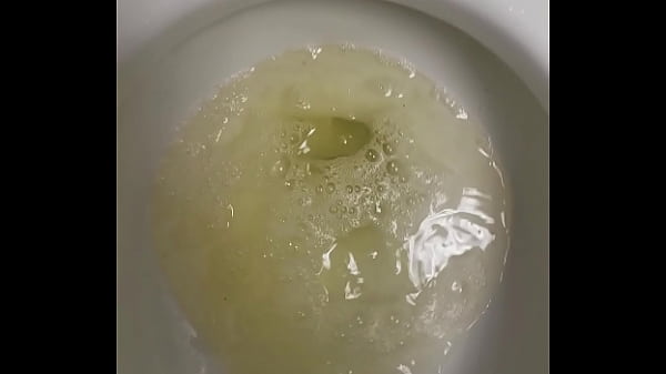 Play MP4 - Peeing Long