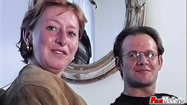 Play MP4 - Short haired milf gets rammed in this clasic movie