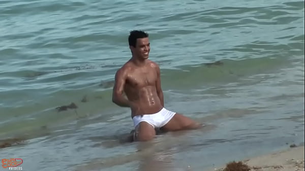 Play MP4 - Marcelo Gomez Shows off his Ass