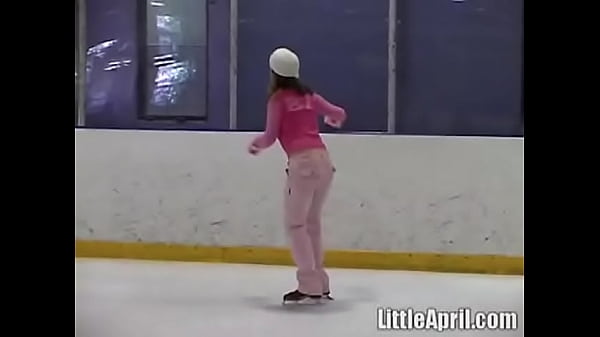 Play MP4 - Little April And Her Solo Performance At The Skating Ring