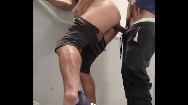 Dei Na Escadaria Do Shopping thumbnail