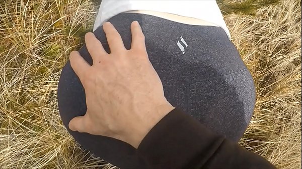 Play MP4 - Teasing milf gets her ass fucked at the beach