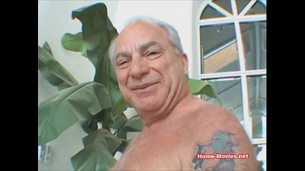 Play MP4 - Beautiful Hot Chick Sucks Dick