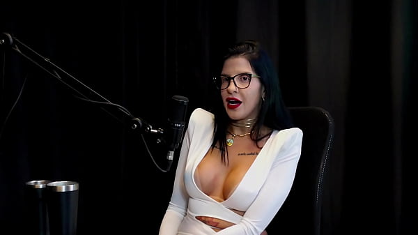 Foi convidada a trabalhar por sua simpatia sempre fez quest&otilde;es de gentileza e abriu sua pr&oacute;pria cl&iacute;nica leticia braga watch sheer red