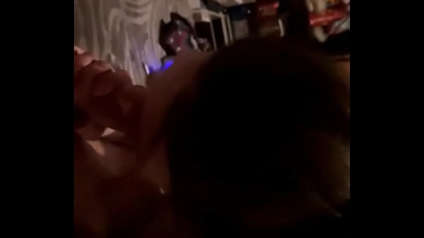 My_girlfriend sucks_my cock