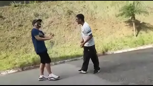 Neg&atilde;o Rebolando Na Pica Do Branco Dptado thumbnail