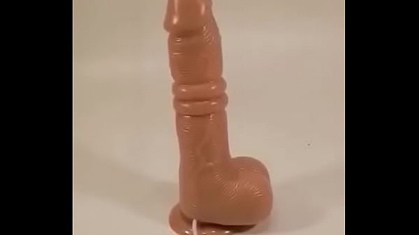 Dildo robot haszn&aacute;lat k&ouml;zben 
