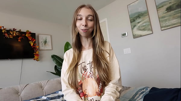 Nonton Step Sis Bonding Before Thanksgiving Dinner - Breezy Bri thumbnail