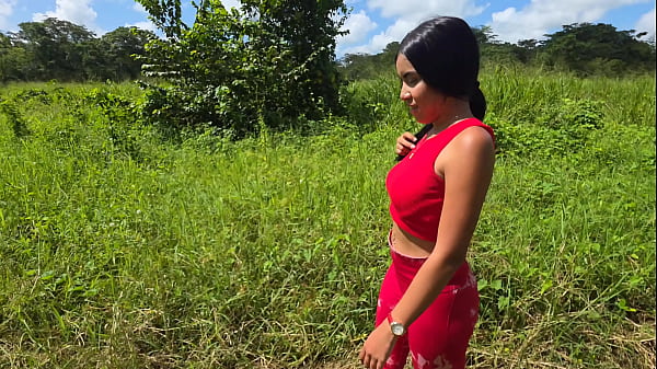 Play MP4 - La hijastra de mi patr&oacute;n quiere que le haga el favor de cogerla