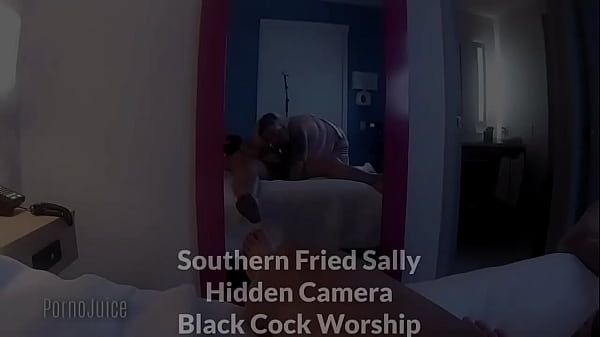 Nonton Southern Fried Sally Black Cock Oral Worship Hidden Camera Scene With The Sexy Dynamic Bbw Sallyomalley39 thumbnail