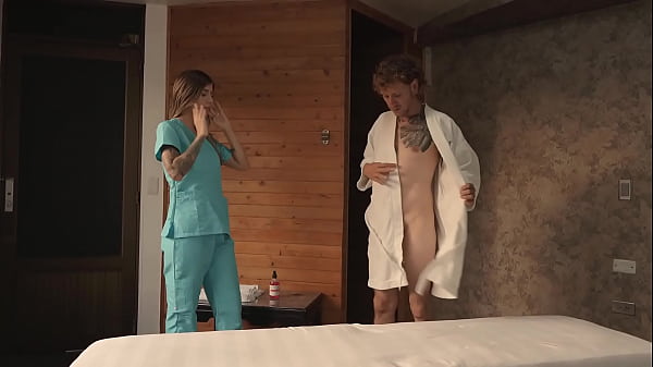 Soy una masajista profesional y hoy mi visito un importante politico para que lo follara