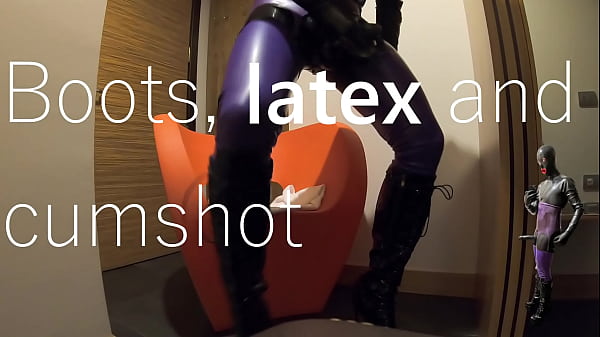 Play MP4 - Cumshot in latex and fetish boots