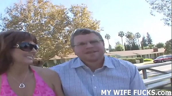 Play MP4 - I want you to watch while he fucks my MILF pussy