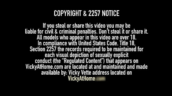 Nonton Vicky Vette Drills Redhead Penny Pax's Pussy By Fingering It Hard! thumbnail