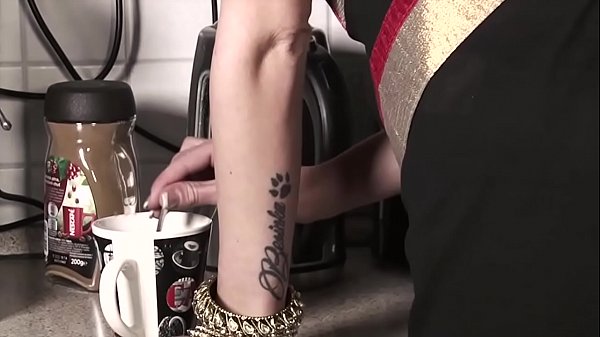 Play MP4 - क़तरा क़तरा XXX