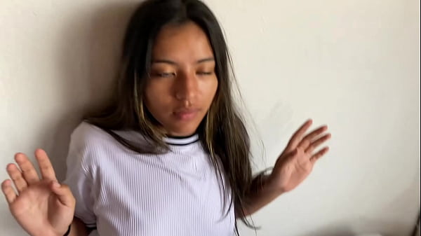 Latina sexy me da una excelente mamada