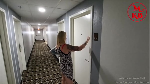 Kora Bell se vinga do namorado e transa com desconhecido