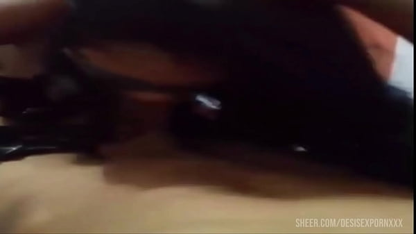 Acabe dos veces en su rica garganta