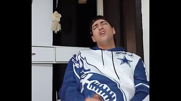 Quierovivirdeesto Me Pongo La Pija Bien Dura Para Masajearmela Viendo Porno thumbnail