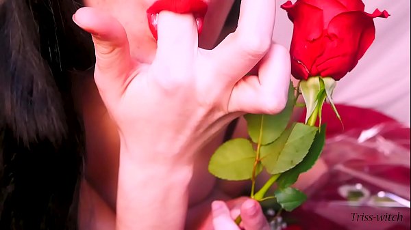 Play MP4 - Sweet Rose kisses - Triss-witch takes the stairway to heaven