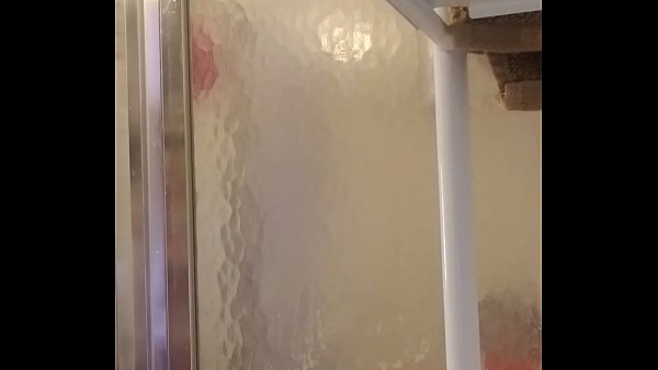 Quick titty shower show