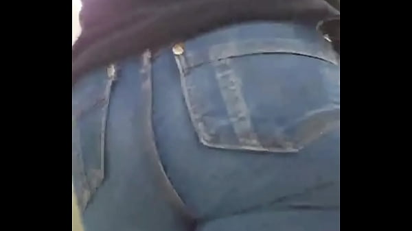 Cal&ccedil;a jeans torando minha bucetinha 