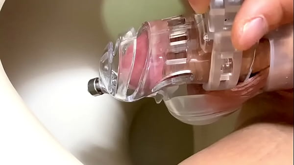 Play MP4 - Peeing with sounding chastity