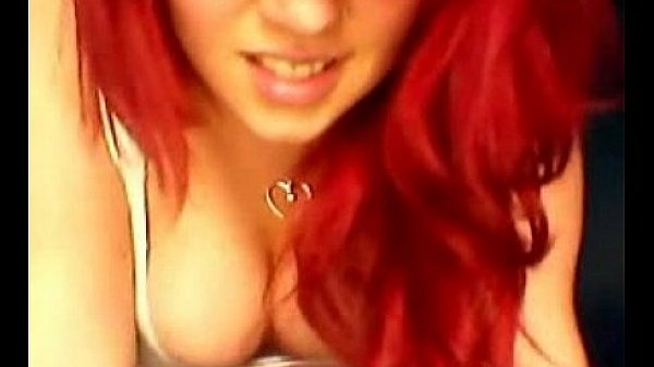 Nonton Busty Redhead Shows Huge Tits During Live Show thumbnail