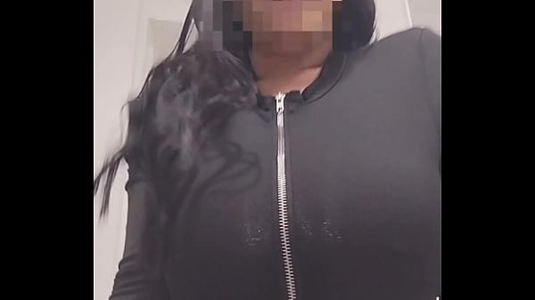 Play MP4 - Influenser tetona quiere comenzar en el mundo del contenido para adultos&period; &iquest;La apoyar&iacute;as&quest;